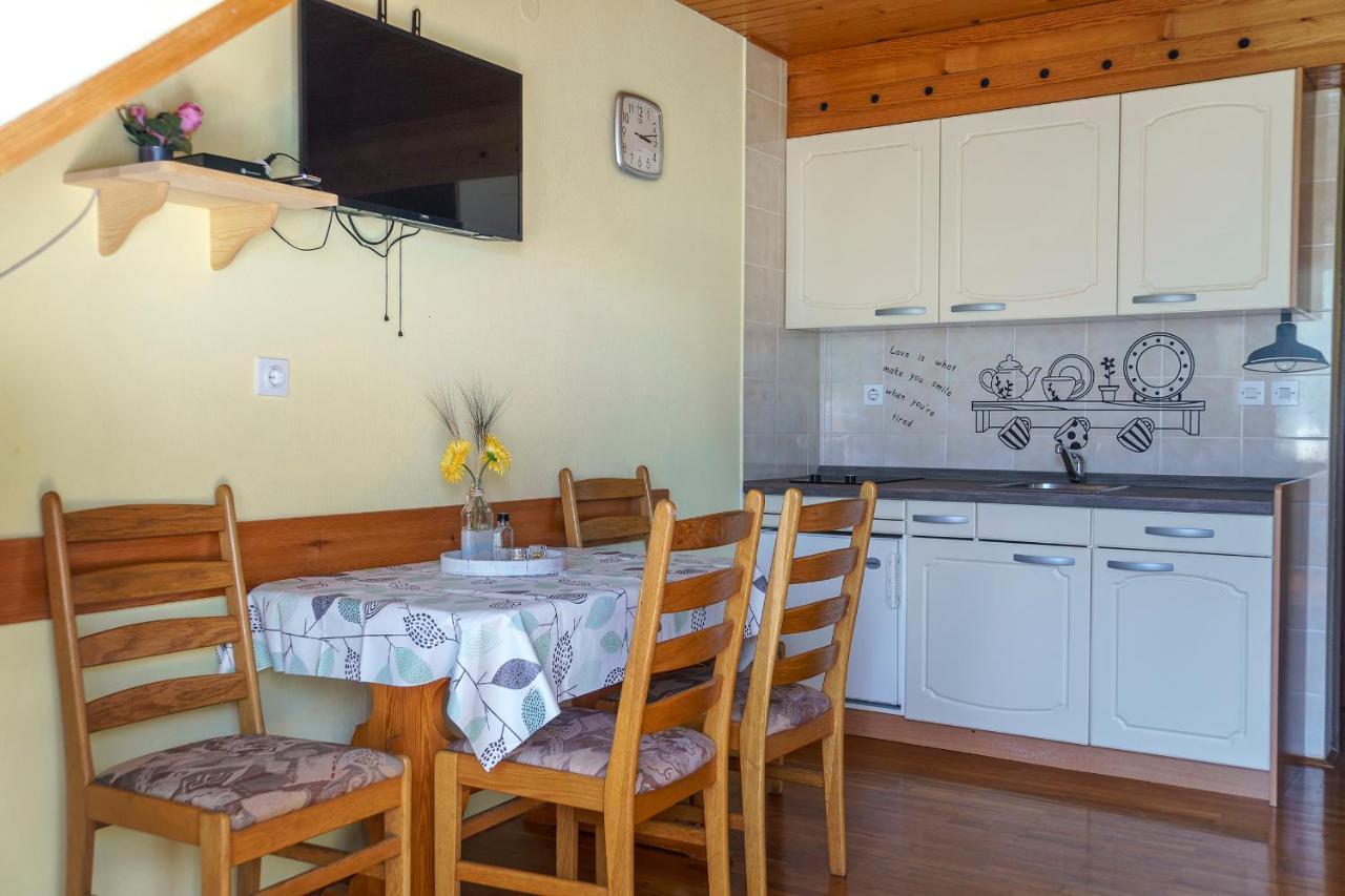 Apartments Zakrasnik Skofja Loka Luaran gambar