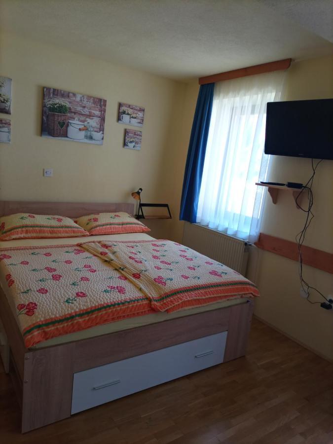 Apartments Zakrasnik Skofja Loka Luaran gambar